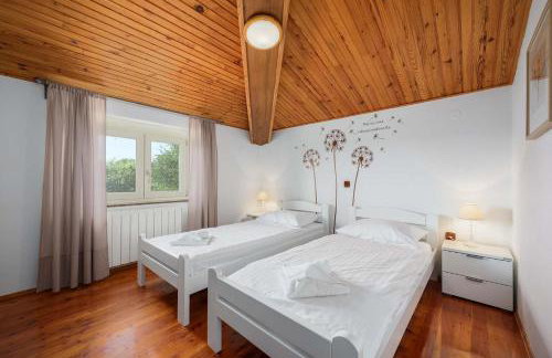 Villa Eufemia near Poreč with large garden and outdoor playground for kids - Foto 33