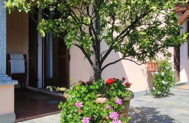 Casa Intignano - Camera con bagno e portico vista lago - Foto 22