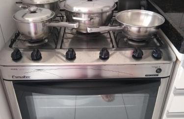 Edf Gil Nogueira - Praia do Morro - GUARAPARI - ES - Brasil - 4º Andar TELA Proteção - FRENTE Sol Manhã - 02 quartos com Split - WIFI - Varanda Gourmet com CHURRASQUEIRA - 02 elevadores - 01 Vaga - PISCINA - Sauna - Portaria 24 HRS - 50m da Praia do Morro - Photo 13