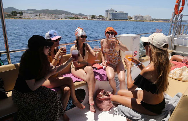 Cala Salada + Cala Conta Boat Tour - Foto 13