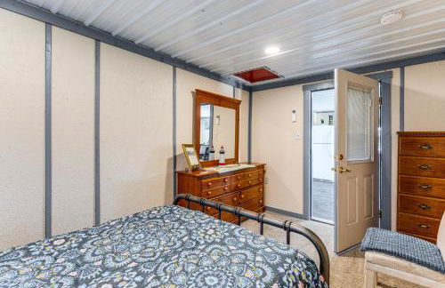 Dock Access Waterfront Cottage in Avenue! - Foto 12