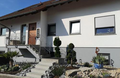 Ferienhaus Baier im Sourterrain mit Terrasse und Speckstein Ofen für gemütliche Stunden am Kamin - Foto 1