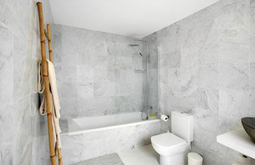 Luxury Boho Villa with Heated Pool, Rooftop and Panoramic Sea View in Amadores - Foto 29