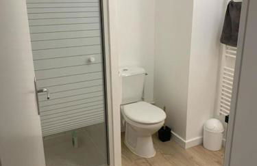 "La clé dorée" Studio balcon ensoleillé Vue montagne wifi - Photo 11