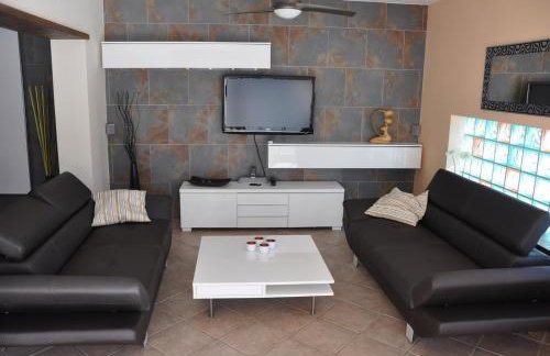 Villa with private pool - near golf - Foto 9