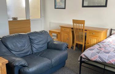 Spacious, Sleeps 18, 3 Bathrooms, Parking, Park, Mansfield - Foto 48