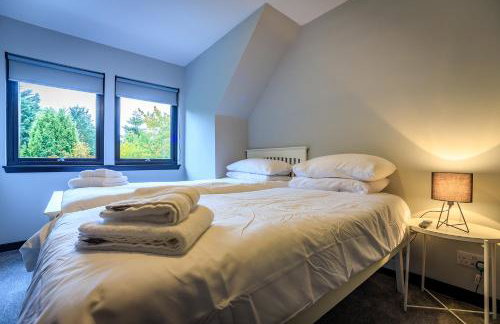 FAMILY FRIENDLY, HOT TUB, Fire Pit, Spacious & Modern - Foto 36