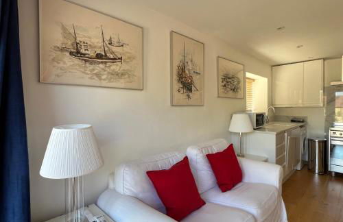 Whitley Old Garage - Photo 67