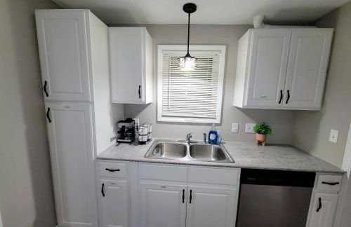 Apartment with Brand new furniture and large parking - Foto 13