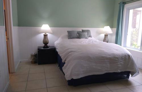 Affordable Two Bedroom Tropical Condo - Private Beach, Pools, Hot Tub - Foto 9