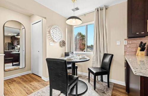 New! Modern Upper Flat near Downtown Roseville - Foto 11