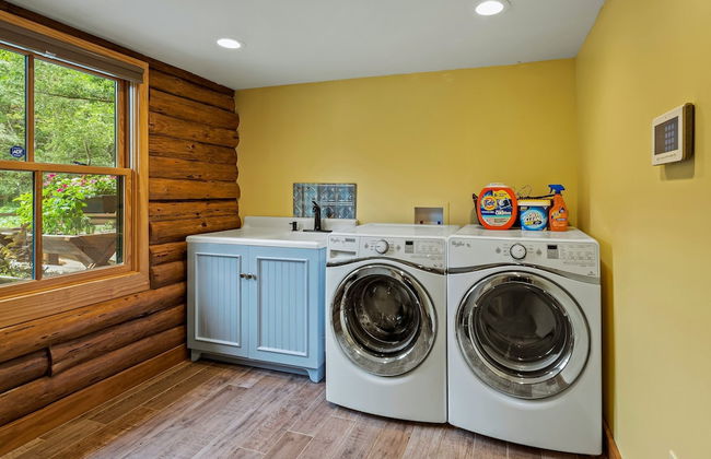 The Bigwood Cabin by Avantstay Hot Tub Firepit Pool Table Private Yard - Photo 57