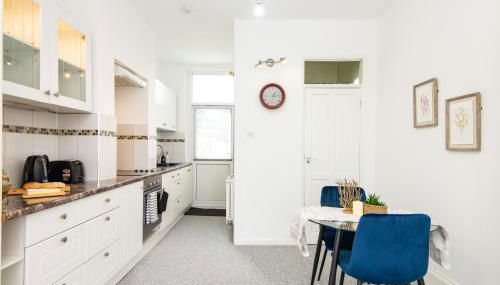 Ground Floor En-Suite Room with a Private Kitchen and Parking in a 5-Bedroom House at Hanwell - Foto 3