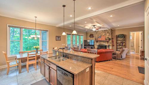 Townville Lakefront Cottage with Private Dock! - Foto 5