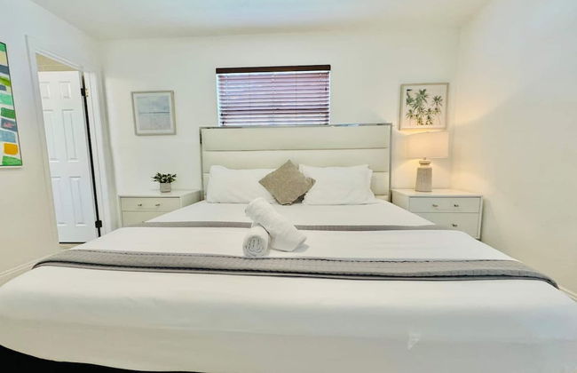 Riverfront King Bed Pool Nearby Beach - Foto 15