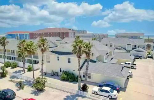 Spacious Home, Short Walk to Beach, Heated Pool! - Foto 32