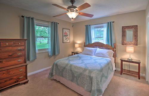 Hendersonville Home with Fire Pit 5 Mi to Downtown! - Foto 17