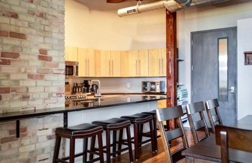 Top of The Peak: Downtown Gem! Steps to Beach - Foto 10