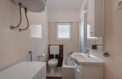 Apartments by the sea Molat - 18433 - Photo 10