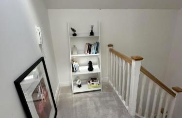 Spacious 4BR 4BA gated townhouse with balconies, Central JQ - Foto 33
