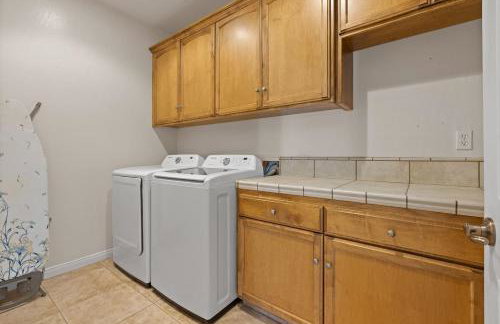 Spacious 4BR 3BA Home KING Suite Pool Sleeps 8 - Photo 25