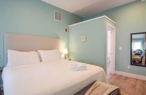 Full Renovation Amazing Spot with Views - Photo 13