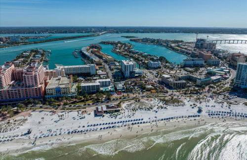 Clearwater Penthouse 5 min Beach walk Heated Pool - Foto 14