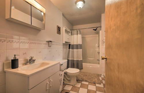 Private Hot Tub and Fireplace Poconos Home! - Foto 17