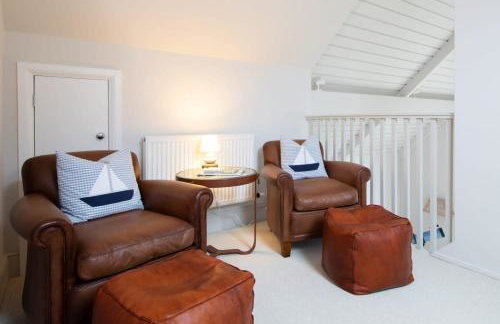 Superior House for 6 Near Beach w Parking Garden - Foto 46