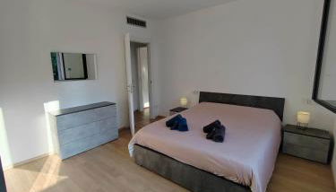 LA TERRAZZA - Very Quiet - Free park - 3 min from Varese center and lake - AIR Conditioning - Cycling friendly - Foto 4