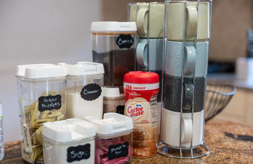 Welcoming Apartment - 10 min Light Rail Access - Foto 10