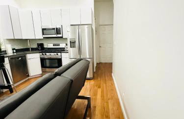 Modern Comfort 2BR Haven shared with the host - Foto 8