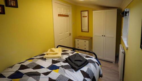 Pirnmill Home with a view - Photo 4