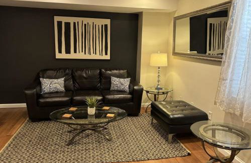 NY-NJ Tennis Suites - Sleeps 40 - 15 Mins to NYC - Foto 47