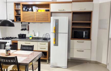 Apto Centro Ubatuba com Varanda Gourmet, Suíte, Piscina e Garagem Privativa Coberta - Foto 23