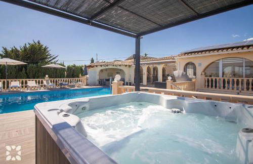 Villa Airlie by Abahana Villas - Photo 3