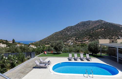 Family Friendly Basilicata Attali villa Private Pool,Children area - Foto 1