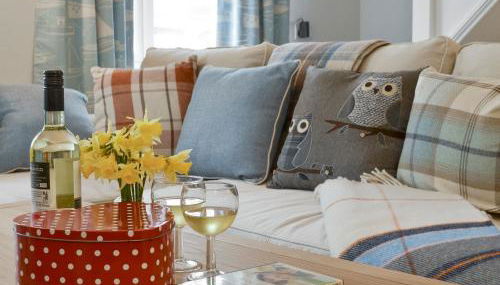 Teal Cottage - Photo 3