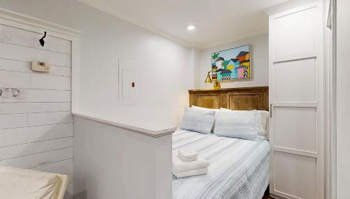 Charming Condo with Central AC, Washer/ dryer, and Full Kitchen - Photo 4