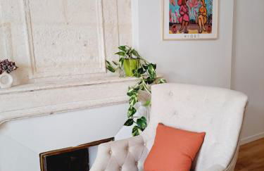 La porte Bleue - appartement juste rénové - très propre - grand confort - lumineux - calme - centre historique - Foto 8