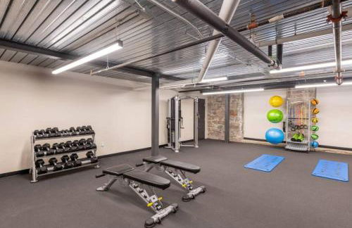 Charming Luxury Apt with Rooftop, Gym, and Parking - Foto 14