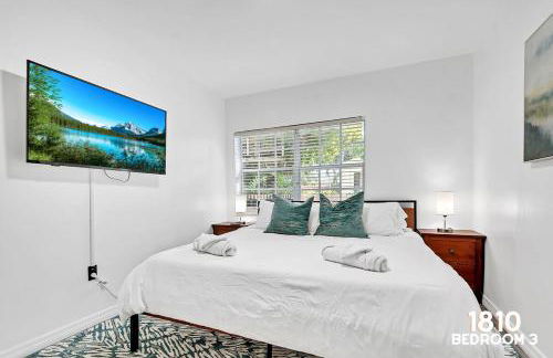 3 Home 12 bedroom compound with Pool and BBQ sleeps 24 - Foto 74