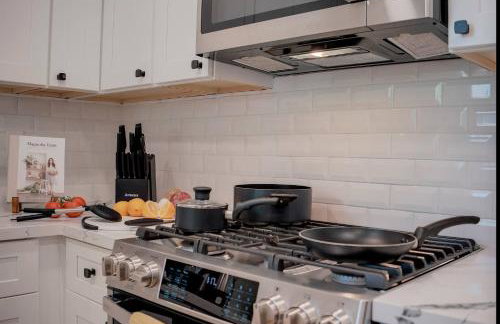 Folsom Old Town Escape • Cozy Cottage + Library - Foto 45