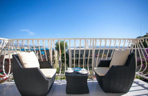 ANGEL BY THE SEA LUXE Apartment - Photo 23