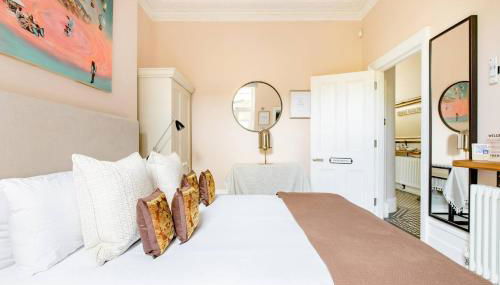 Luxury King-Bed EnSuite with Quiet Private Patio - Foto 2