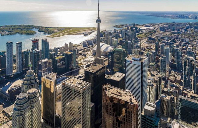 Elegant Suite—Near Kensington Market, Sleeps 8 - Foto 31