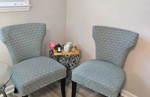 Chic Oasis: 3BR, 2BA, Private Deck - Foto 31