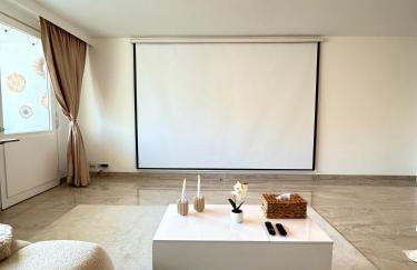 REGENCY - Exklusive zentrale 45m2 Wohnung mit Balkon, WiFi und Netflix - Foto 2