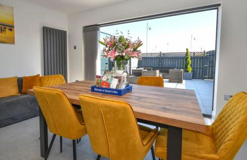 Dexters Den - Sea views, yards from Beach - Foto 35