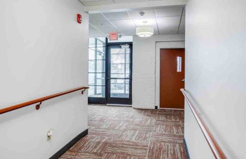 Modern Loft Style on Monroe by Dwtn & Park ave - Foto 12